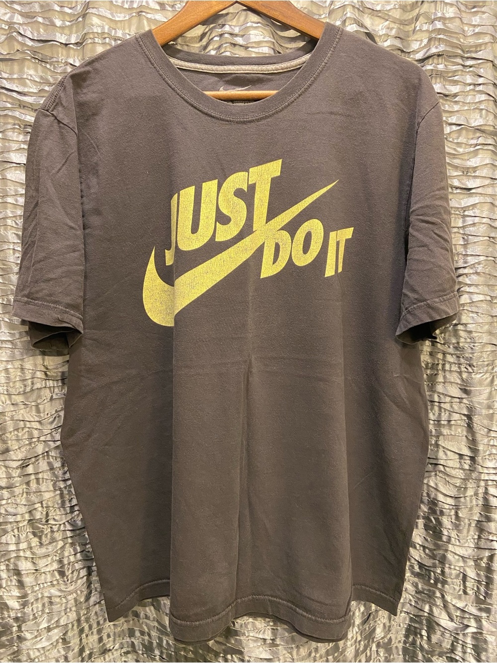 Nike Men’s Faded Black ‘Just Do It' Logo T-Shirt